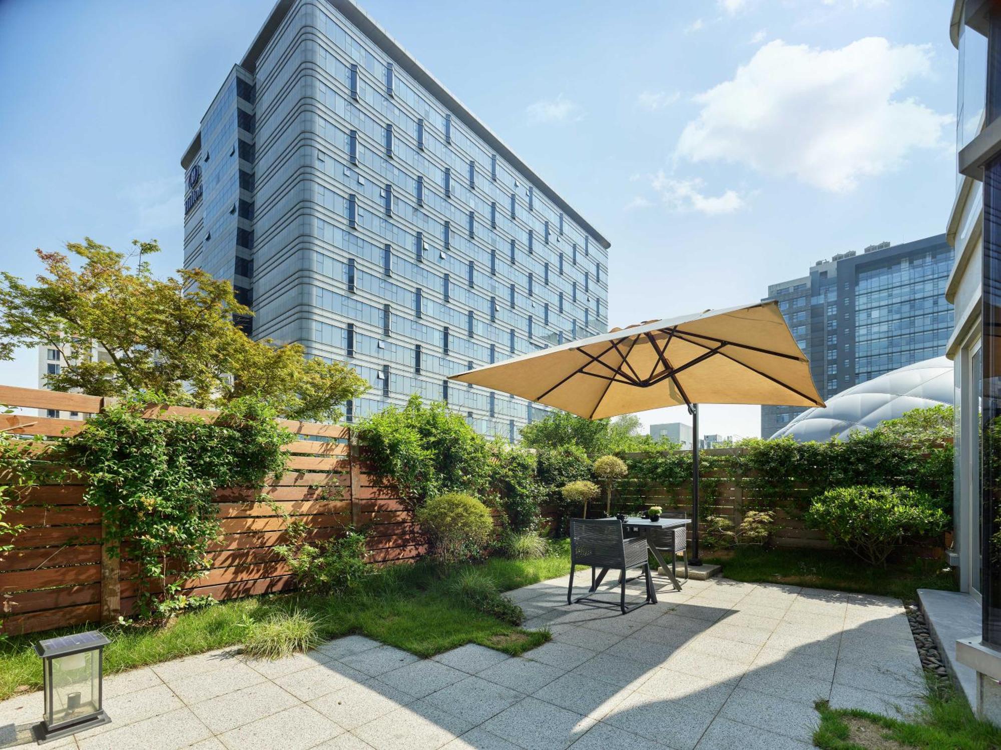 Hilton Hongqiao Hotel 5*