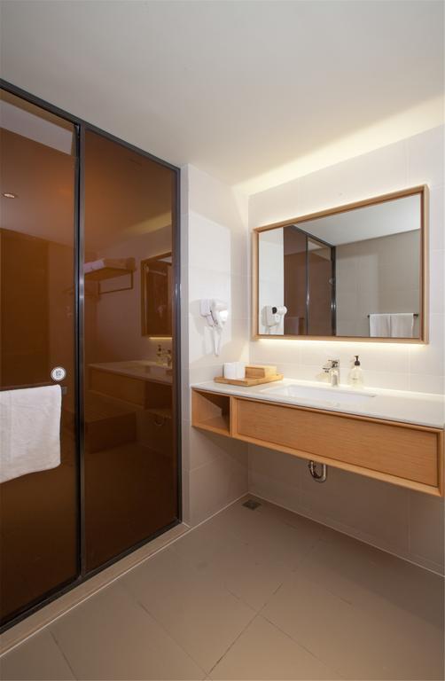 Ji Hongqiao Zhongshan West Road 4*