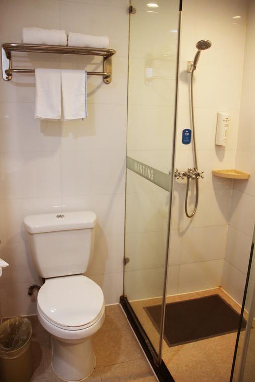 Hanting Jiaotong Jiangchuan Road Second Branch Hotel 2*