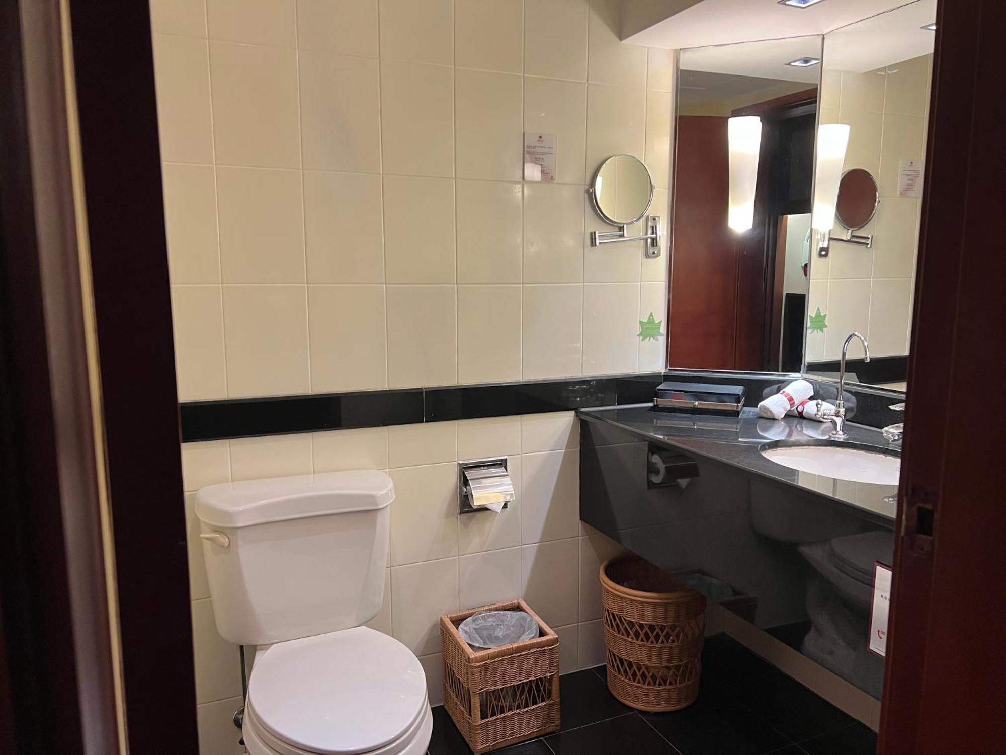 Hotel Baolong 4*