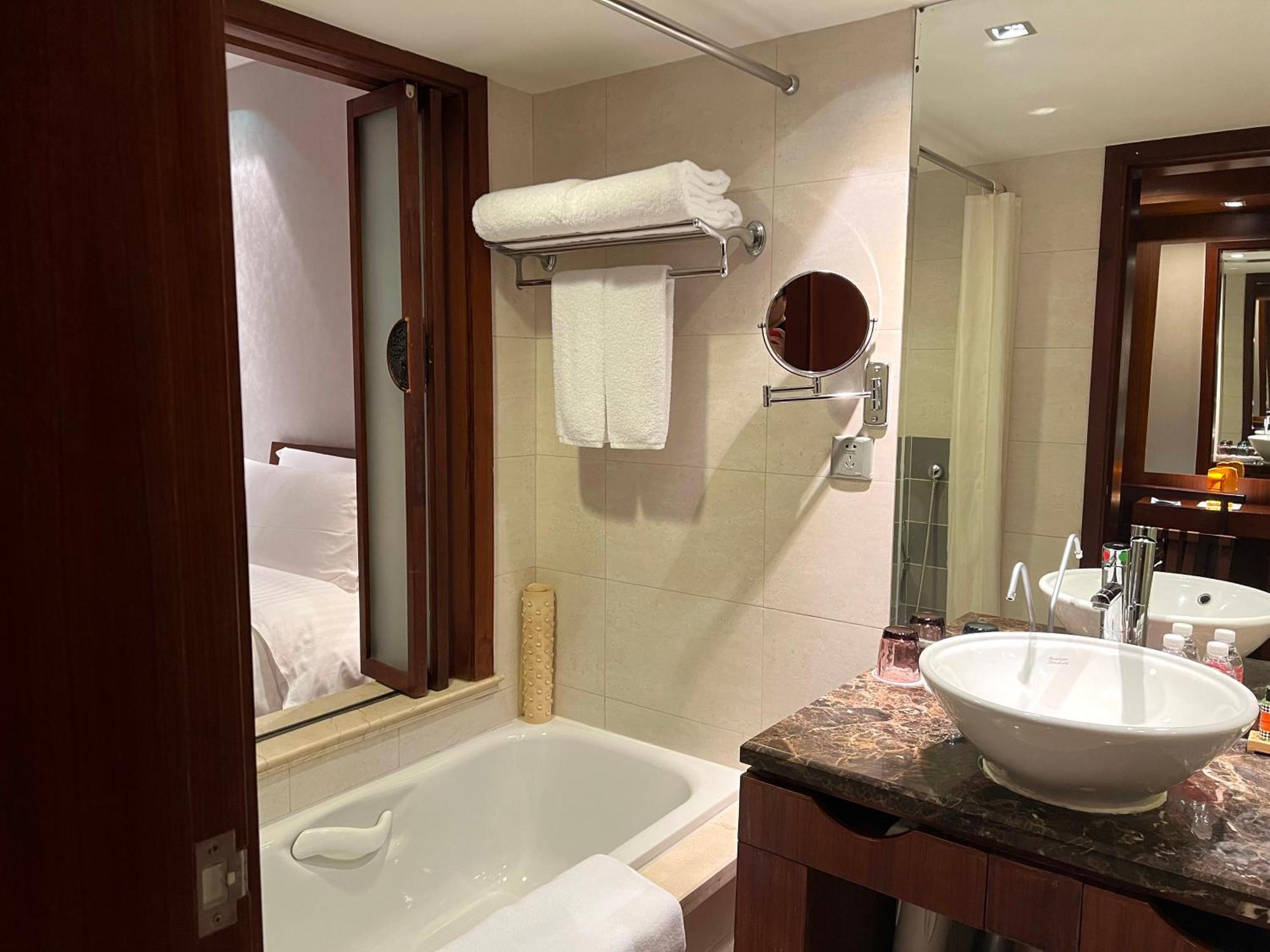 Baolong 4* Shanghai