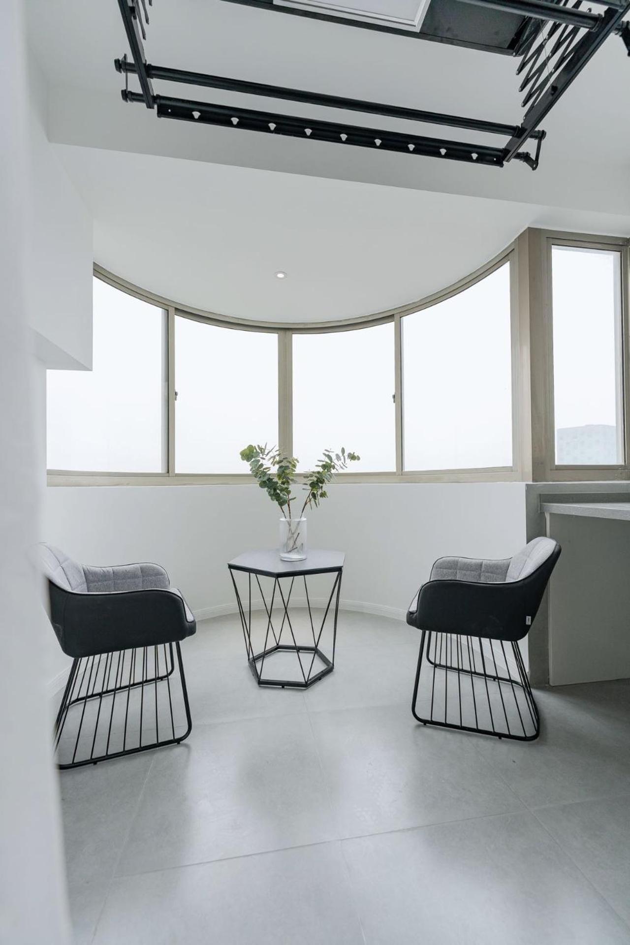 Apartamento Eastern Hub - Zhongshan Park Metro Station 50m, Modern Light Three-bedroom