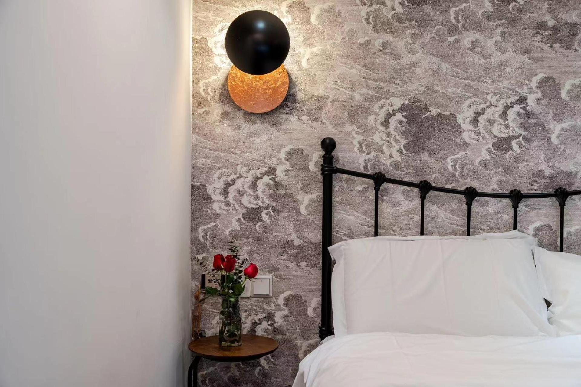 Downtown Blossom B&b- Yongkang Road Homestay Shanghai