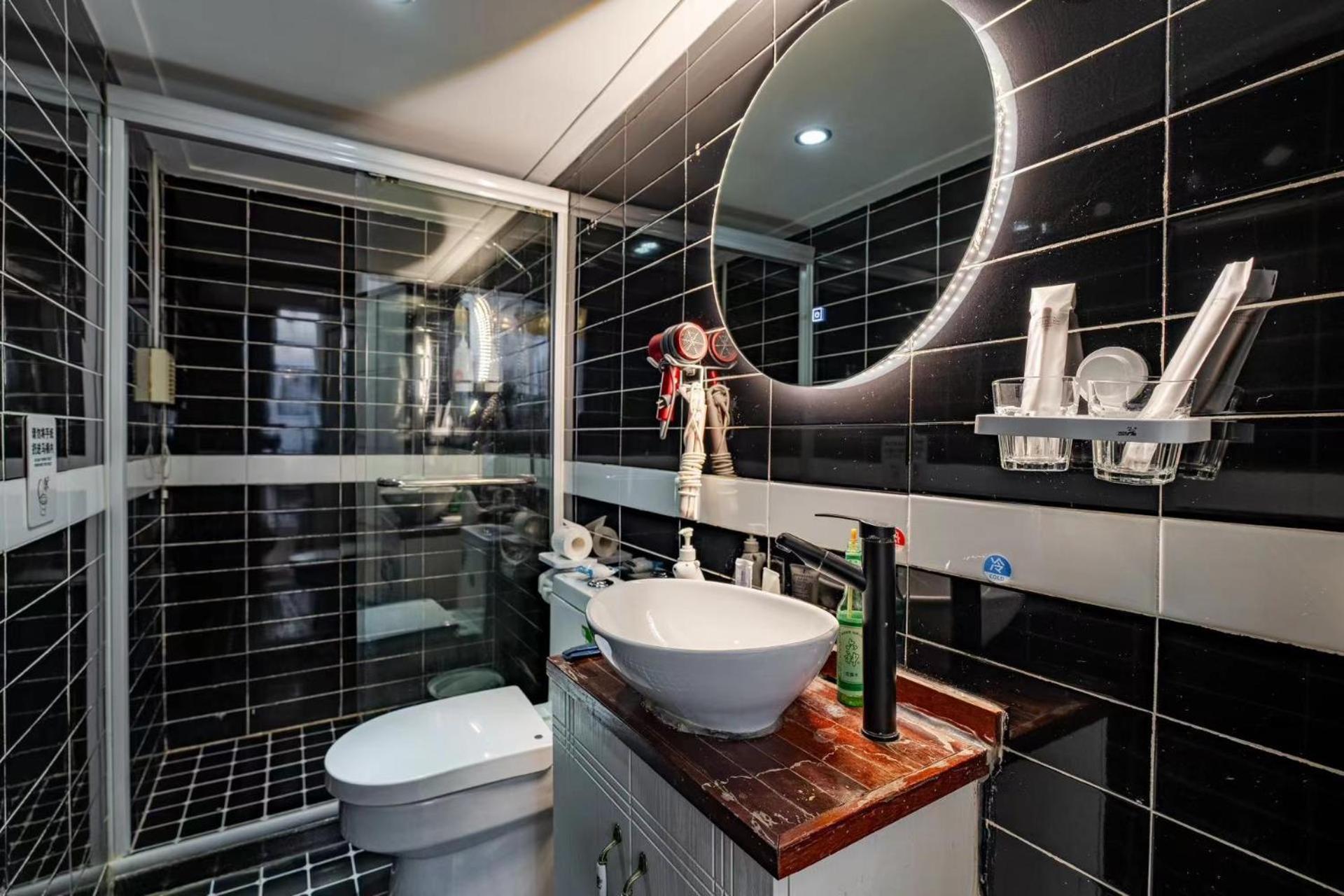 Downtown Blossom B&b- Yongkang Road Shanghai