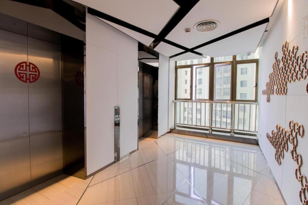 Hotel Yitel Hongqiao Caohejing Hongmei Road Metro Station