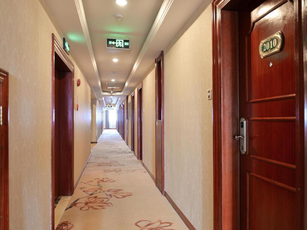Hotel Vienna International Songjiang Branch