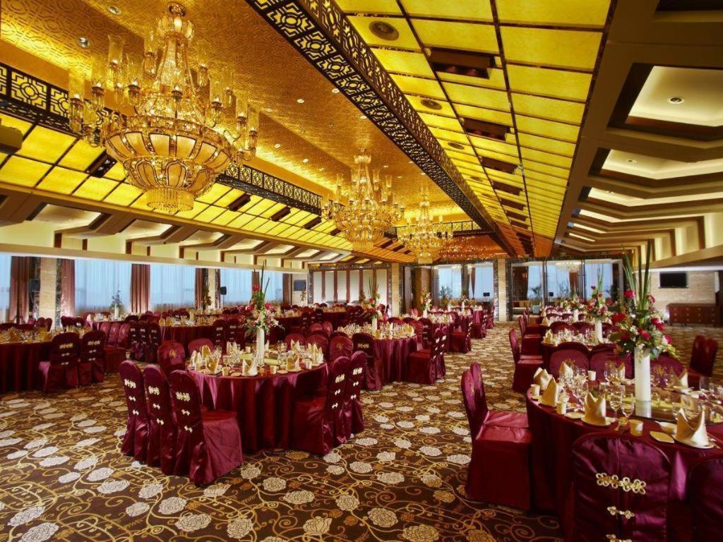Royal Tulip Zhujiajiao 5*