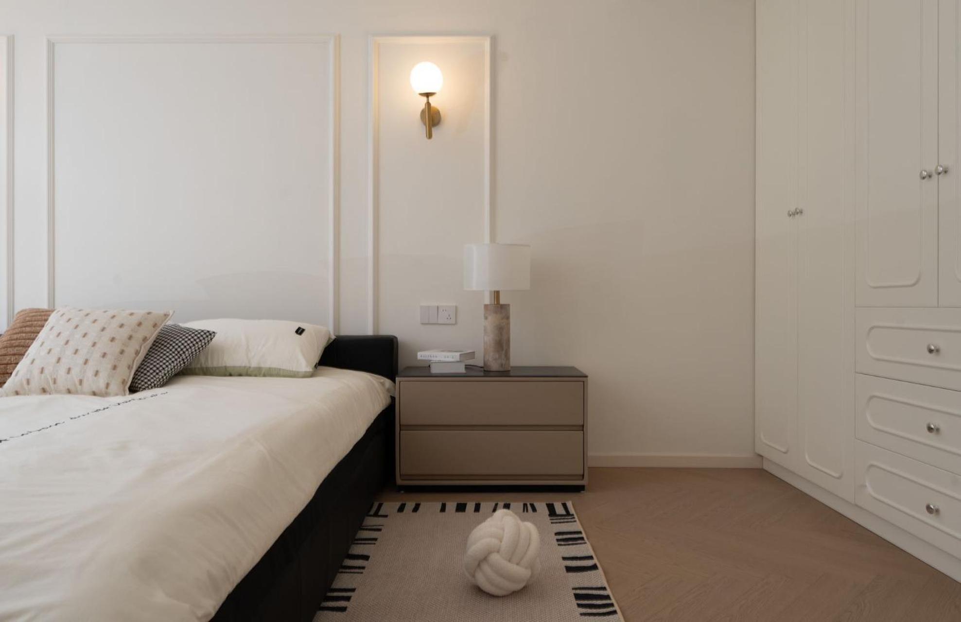Eastern Hub - Bund Branch French Romantic Designer With Views, Close To The Bund And Xintiandi, With Three Bedrooms And Floor-to-ceiling Windows * Shanghái