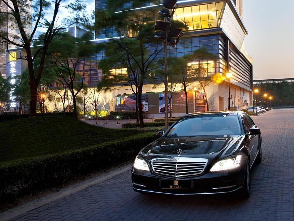 Hotel Regal Plaza & Waigaoqiao 4*