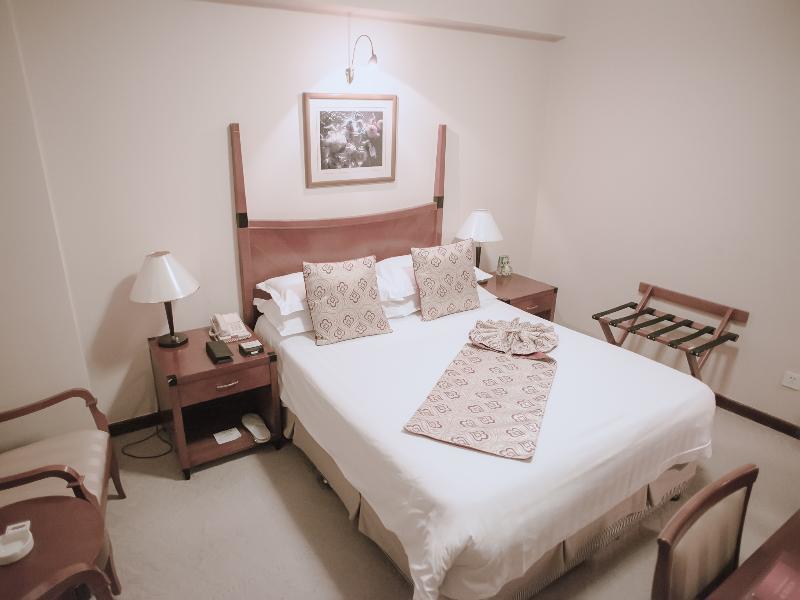 Otel Charms 3*