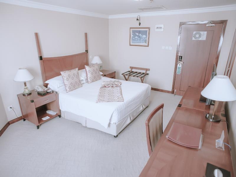 Otel Charms 3*
