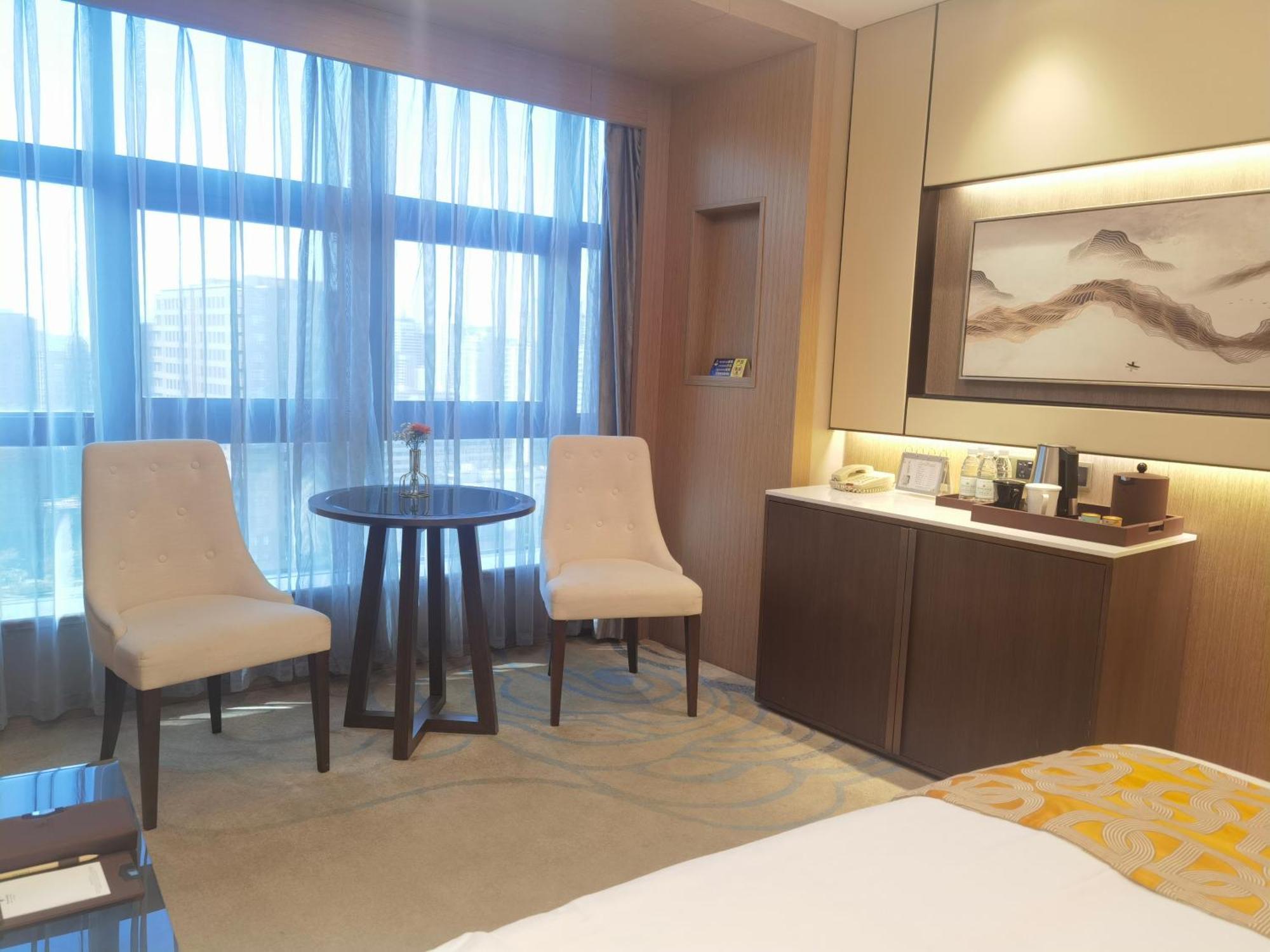 Jin Jiang Pine Hotel