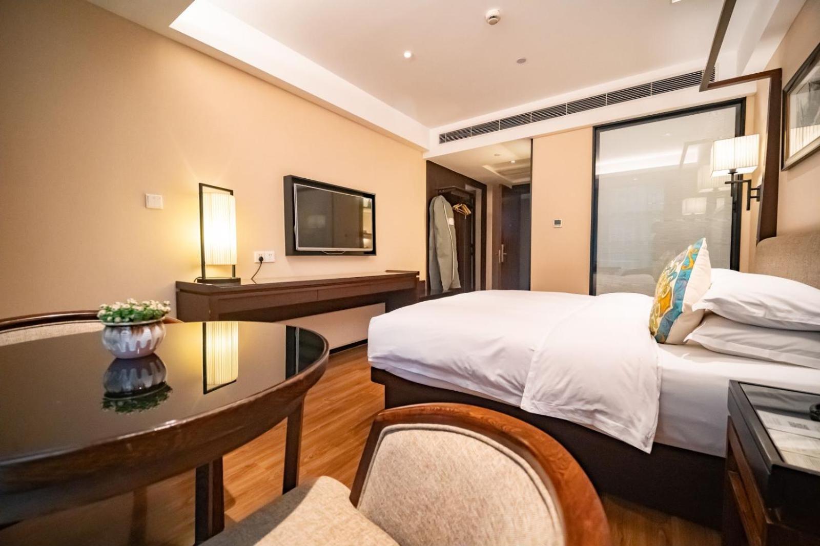 Ssaw Boutique South Xuhui Riyueguang Hotel