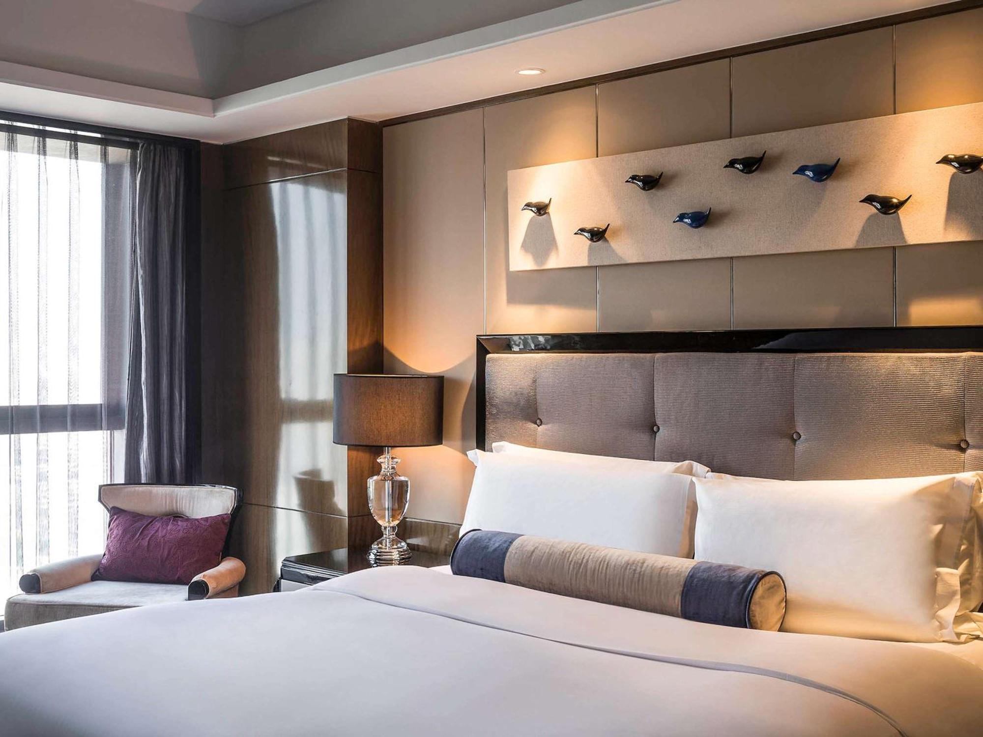 Pullman Jingan Hotel 5*