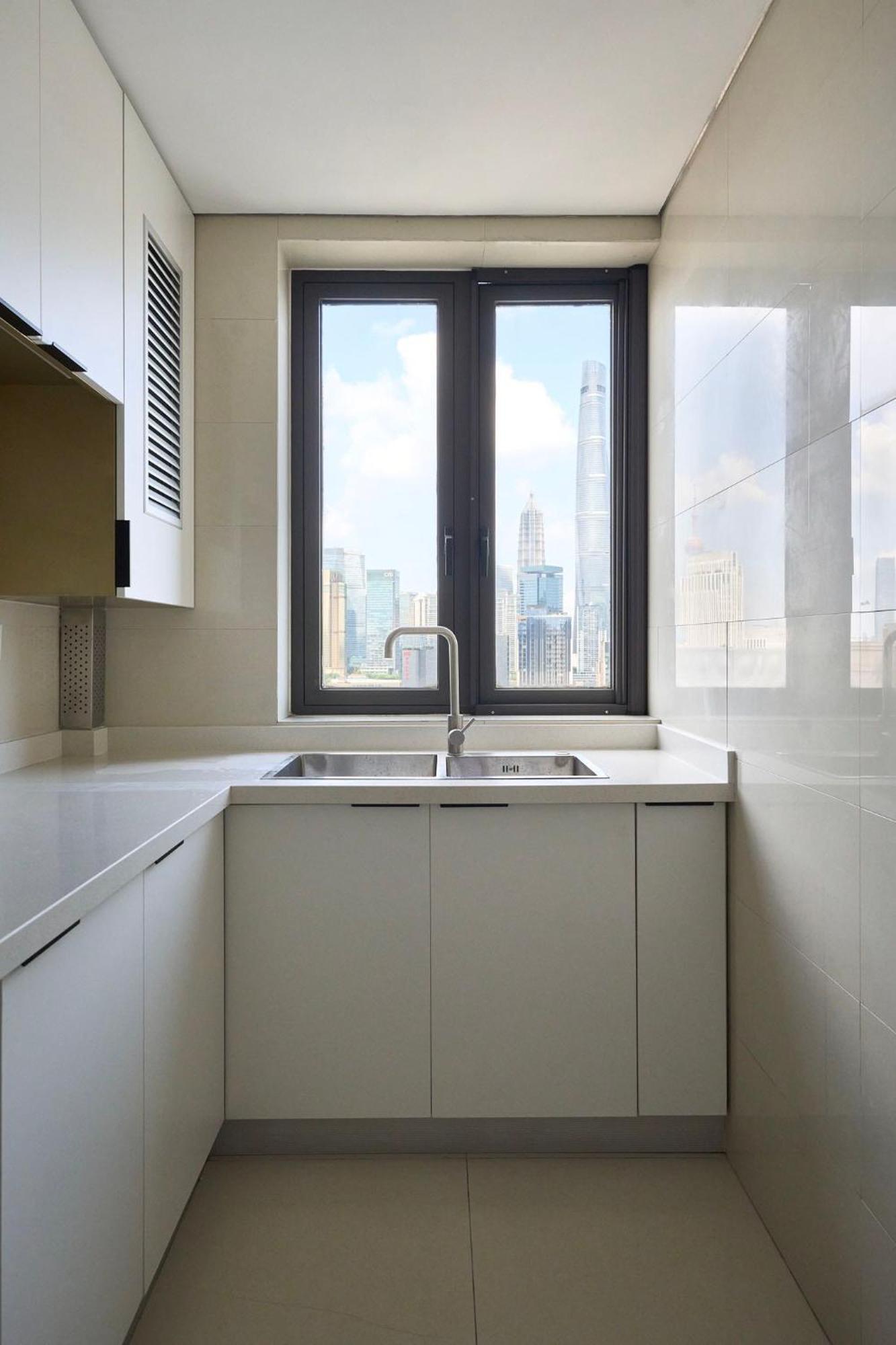 Eastern Hub - Bund Branch Near Yuyuan Garden Convenient Subway *