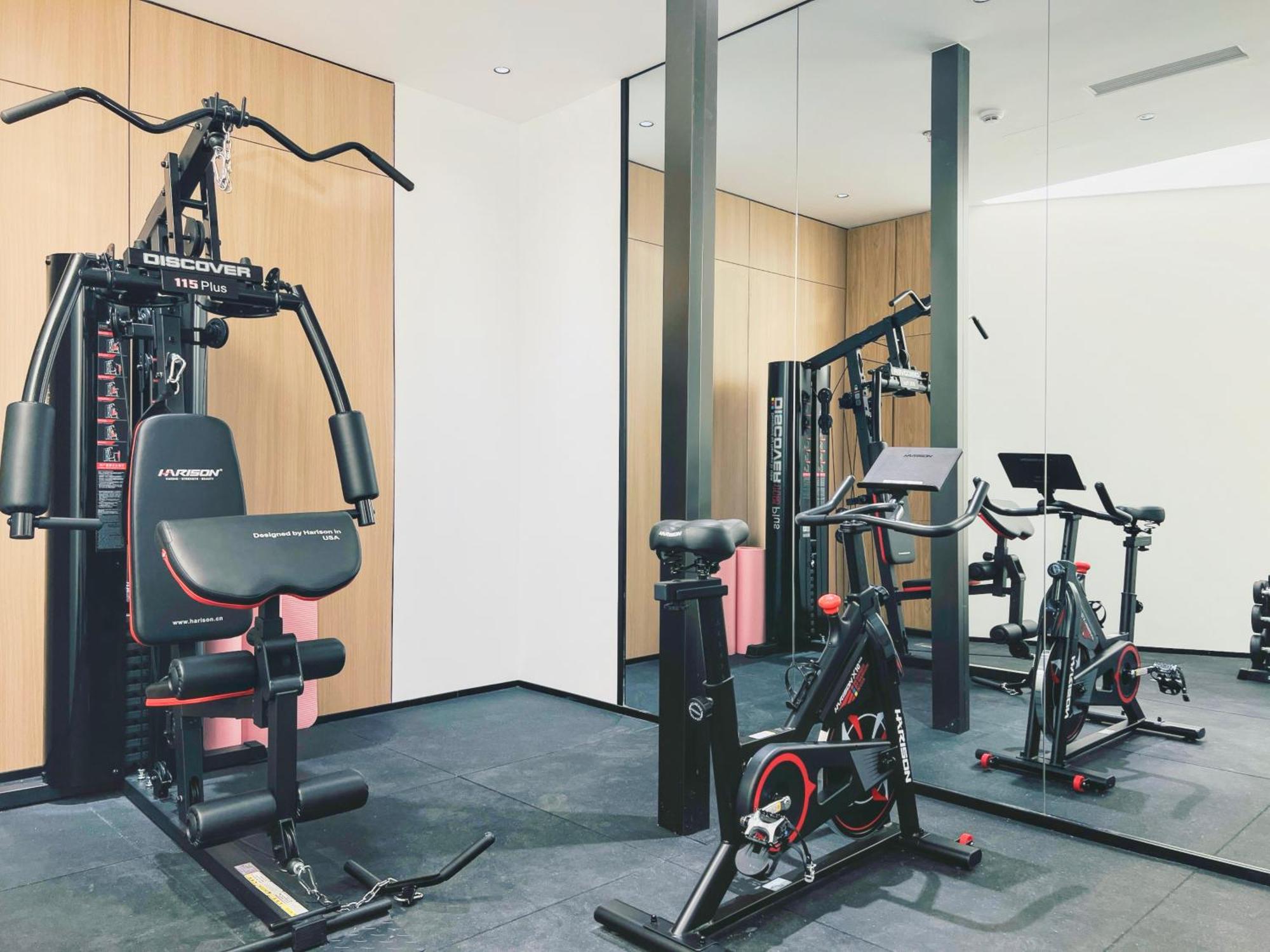 Dayin Garden -near People's Square & Nanjing Road-large Social Area -bar -cafe -gym -free Laundry Luggage Storage -24h Front Desk-english Service