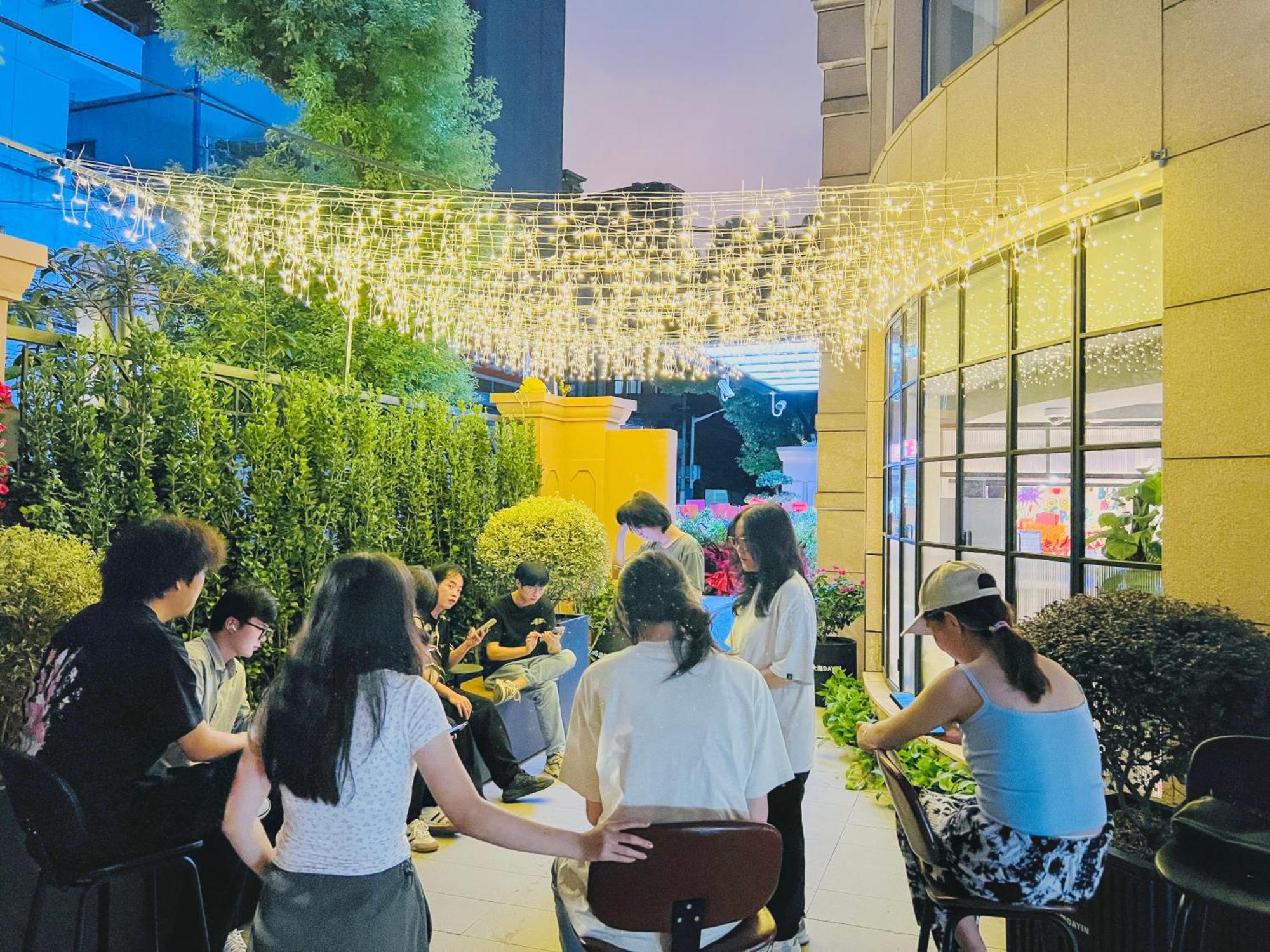 Dayin Garden -near People's Square & Nanjing Road-large Social Area -bar -cafe -gym -free Laundry Luggage Storage -24h Front Desk-english Service Hotel Shanghai