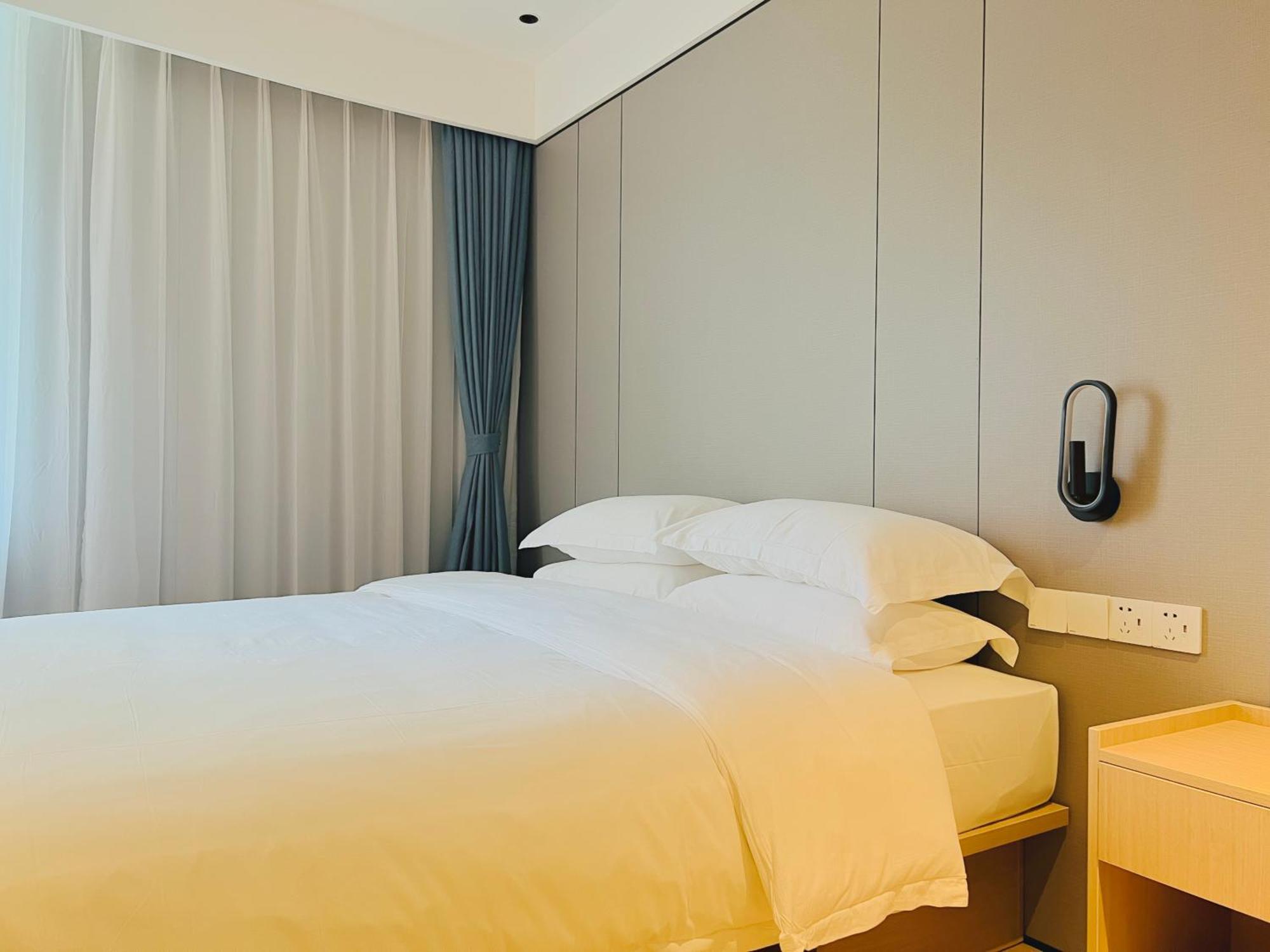 Dayin Garden -near People's Square & Nanjing Road-large Social Area -bar -cafe -gym -free Laundry Luggage Storage -24h Front Desk-english Service Khách sạn 3*