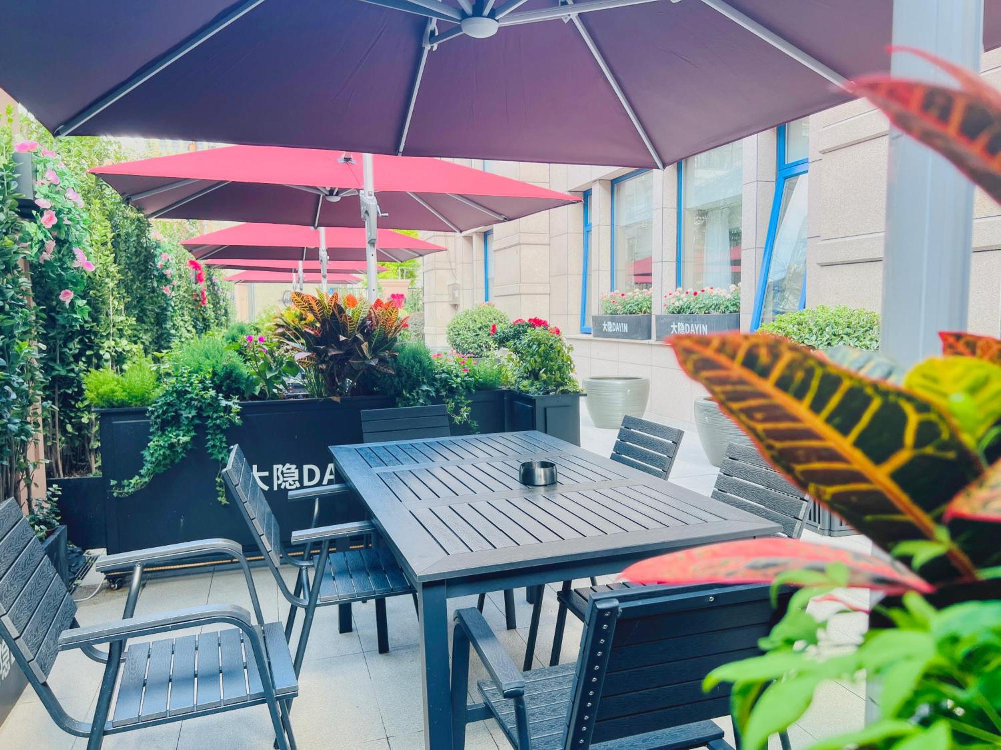 Hotel Dayin Garden -near People's Square & Nanjing Road-large Social Area -bar -cafe -gym -free Laundry Luggage Storage -24h Front Desk-english Service 3*