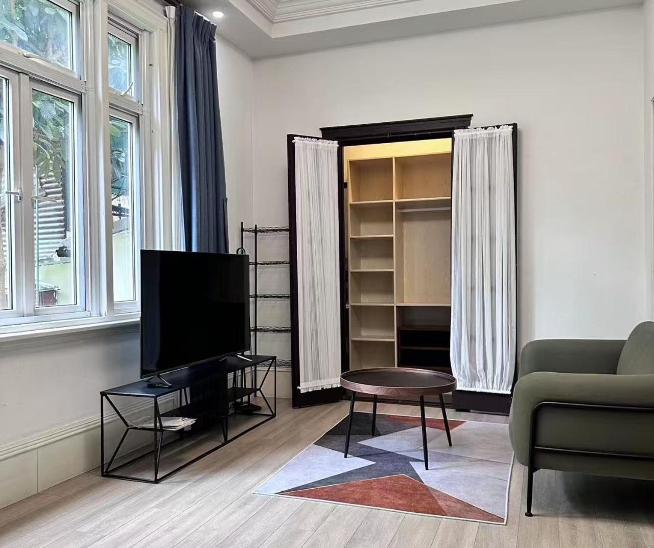 Historical 1 Living And 1 Bedroom With Garden View Near Jiashan Road And Hengshan Rd * Shanghai