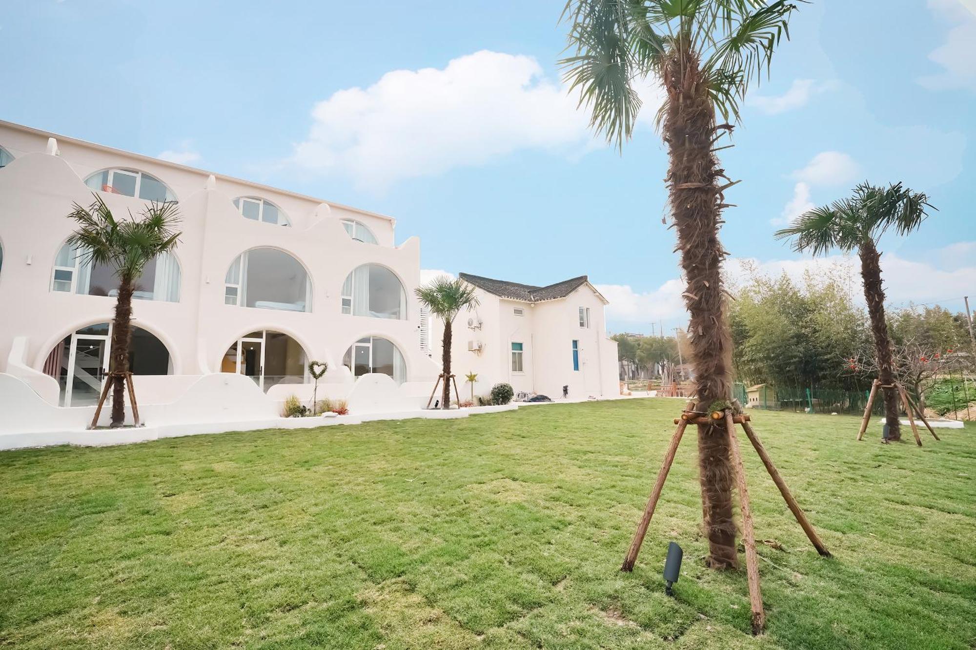 Resort Dino Star - Near Disneyland 3*