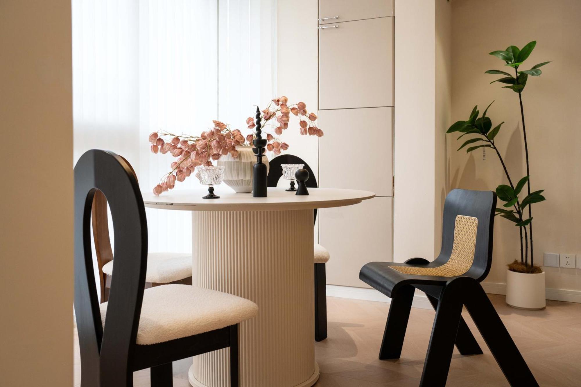 Apartment Moli B&b-right On Nanjing East Road The Bund 2-bedrooms With Elevator Ment Near The Subway