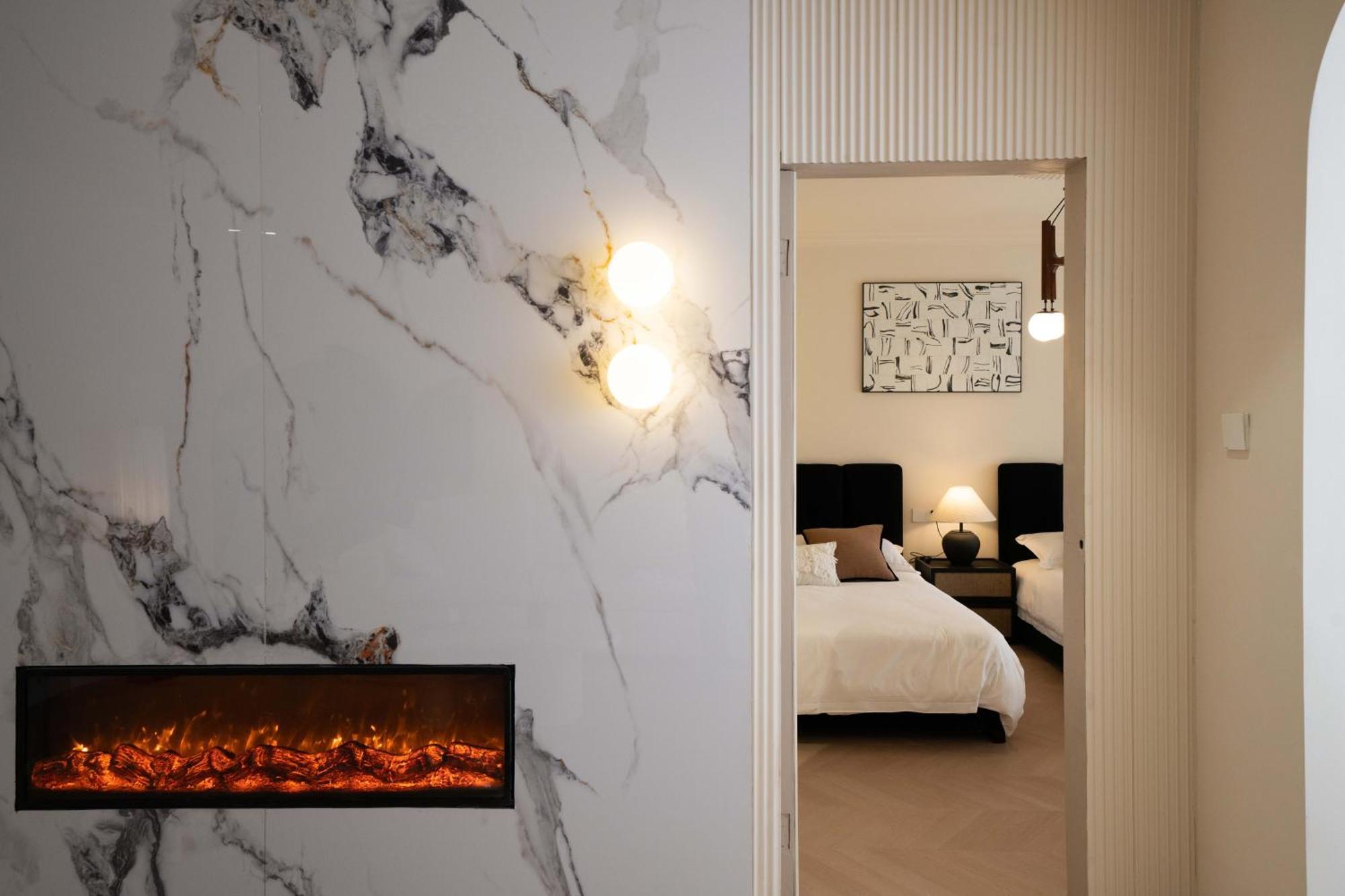 Apartment Moli B&b-right On Nanjing East Road The Bund 2-bedrooms With Elevator Ment Near The Subway Shanghai