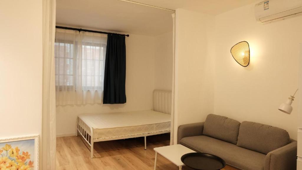 Apartment Hills & Cozy Near Line2 Jing'an Temple Shanghai