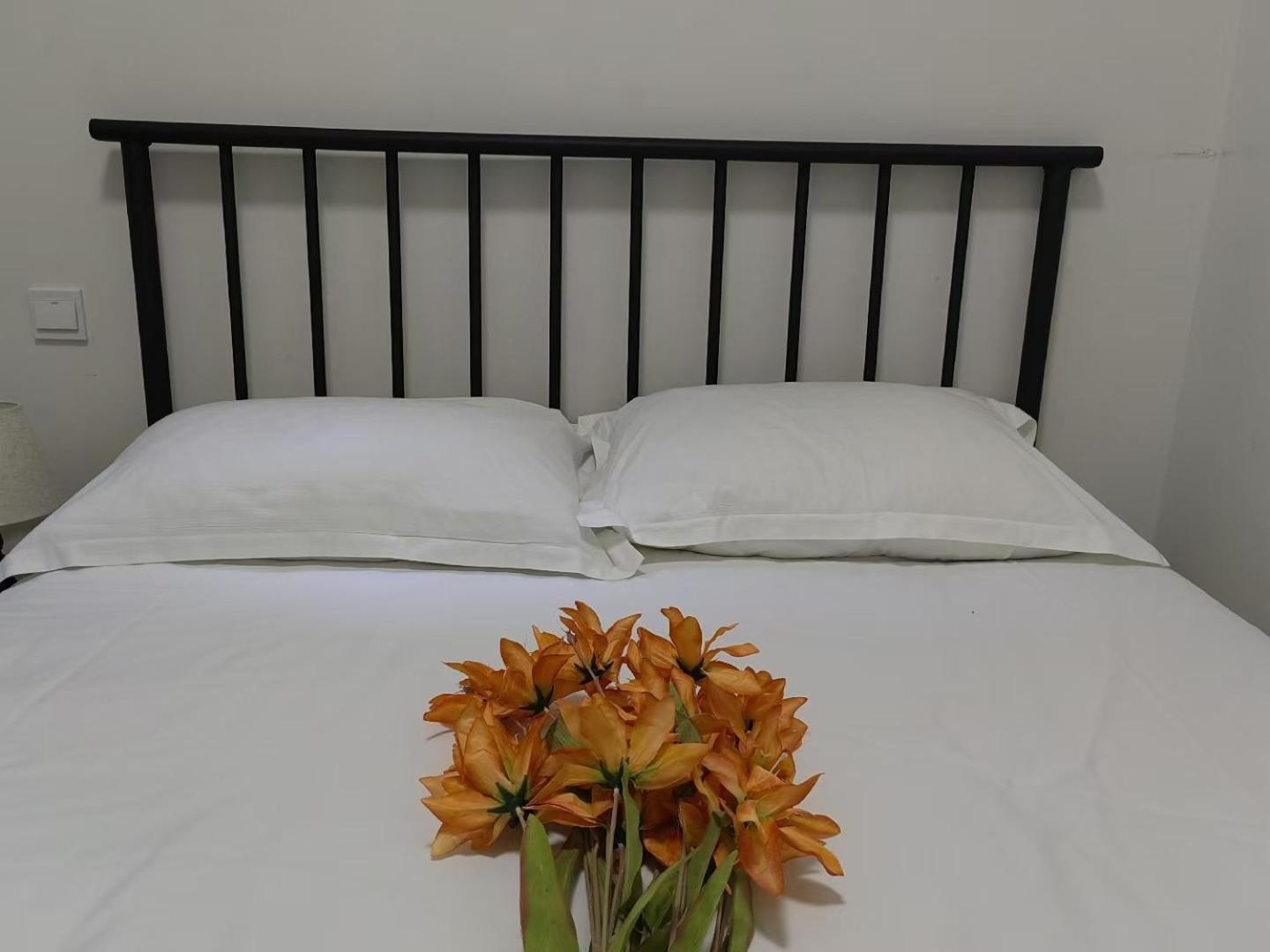 Historical 1 Living And 1 Bedroom With Garden View Near Jiashan Road And Hengshan Rd
