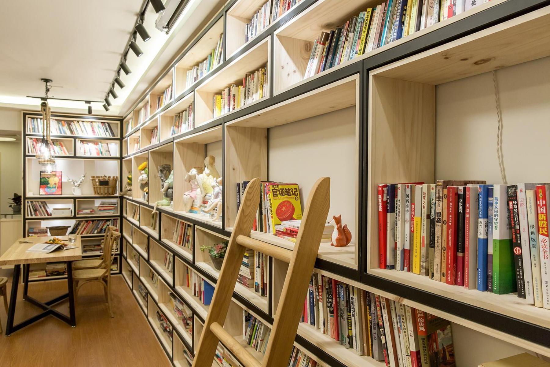 Book And Bed-people's Square Apartment Shanghai