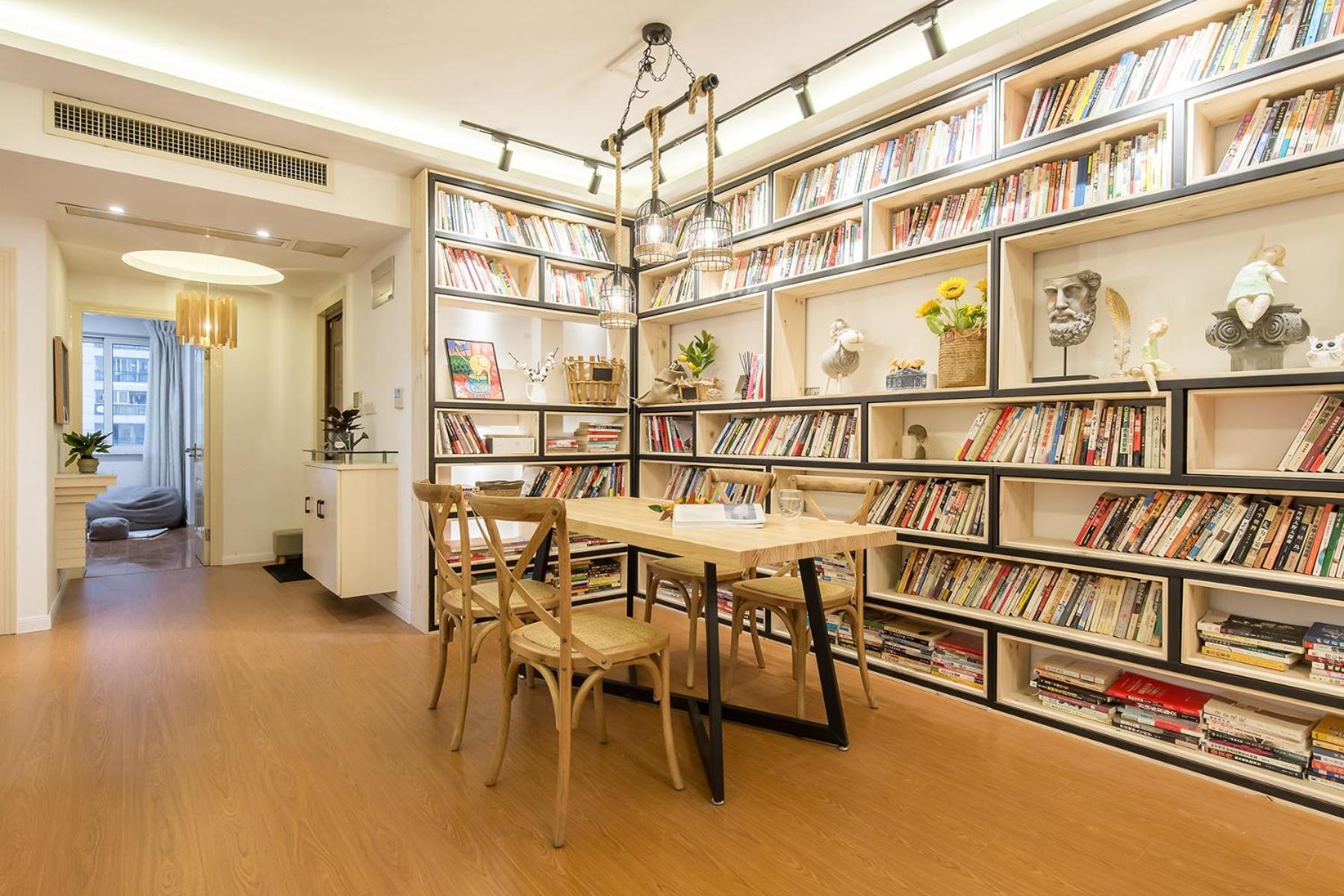 Book And Bed-people's Square Apartment Shanghai