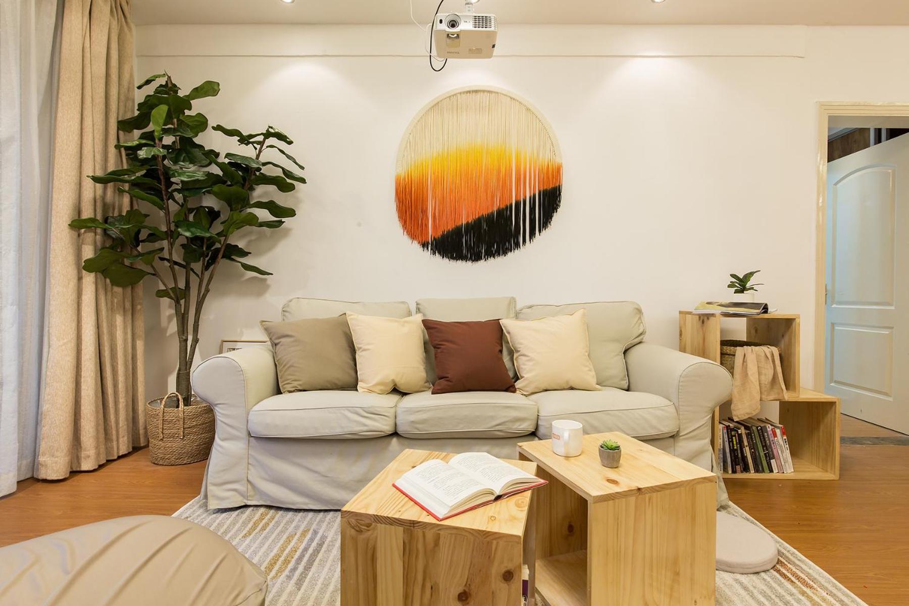 Apartment Book And Bed-people's Square *