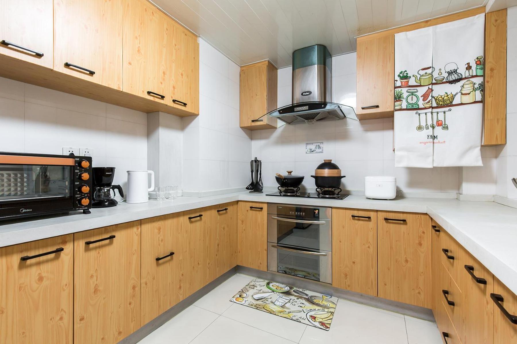 Book And Bed-people's Square Apartment Shanghai