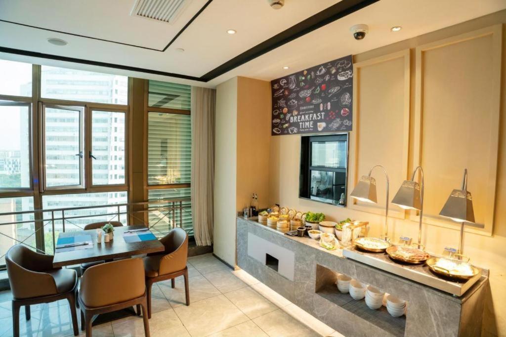 Hotel Yitel Hongqiao Caohejing Hongmei Road Metro Station Shanghai