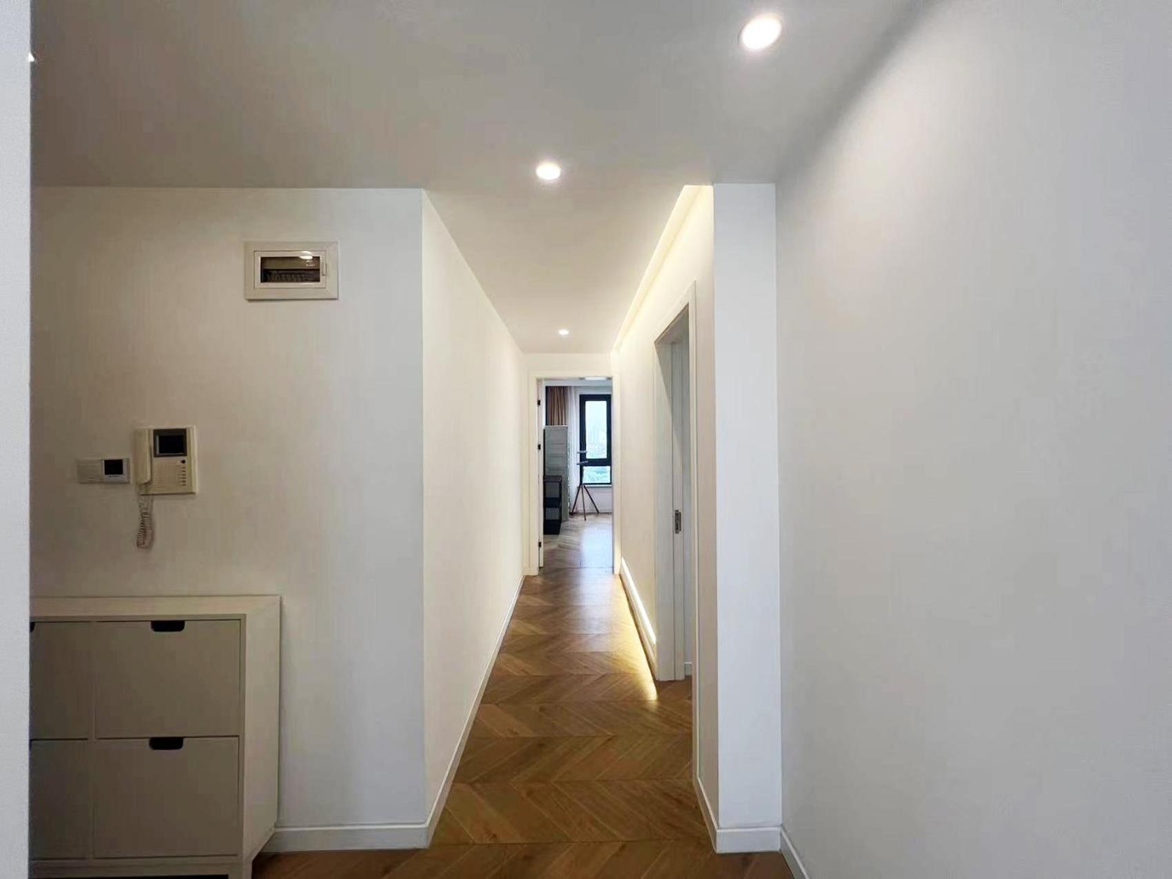 Molly B&b- Near Nanjing East Road 2-bedrooms With Elevator 2 Bathrooms, Bathtub Apart Ment Near The Subway Apartment *