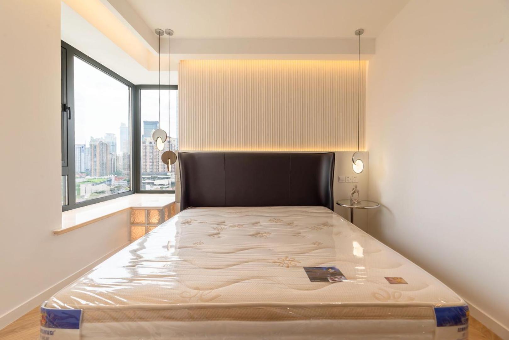 Molly B&b- Near Nanjing East Road 2-bedrooms With Elevator 2 Bathrooms, Bathtub Apart Ment Near The Subway