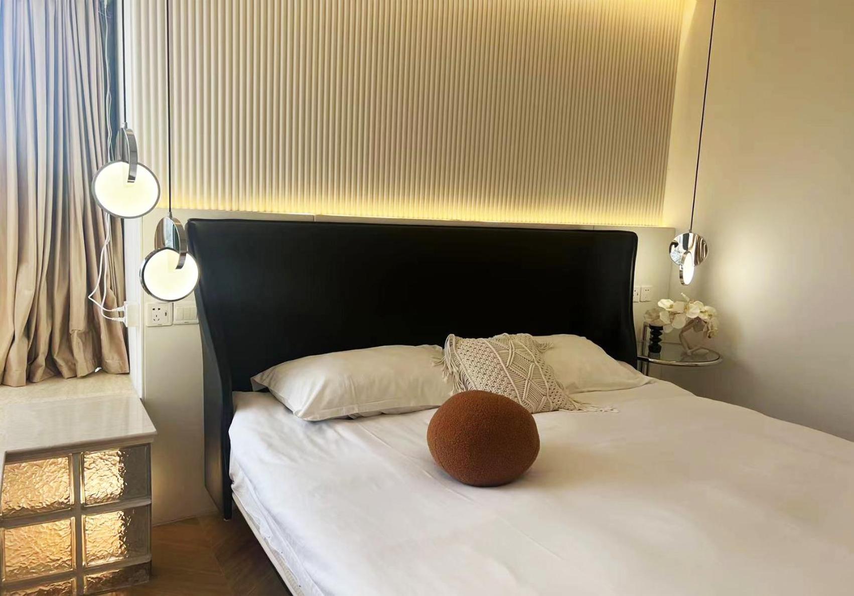 Apartment Molly B&b- Near Nanjing East Road 2-bedrooms With Elevator 2 Bathrooms, Bathtub Apart Ment Near The Subway