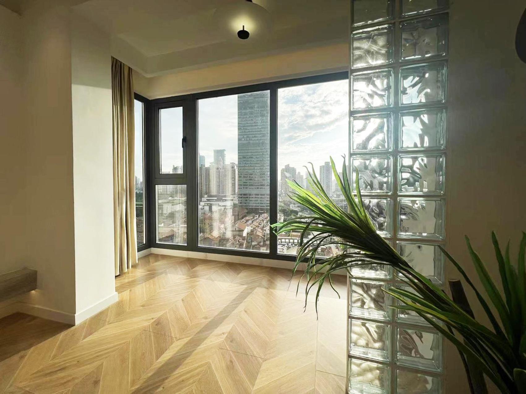 Molly B&b- Near Nanjing East Road 2-bedrooms With Elevator 2 Bathrooms, Bathtub Apart Ment Near The Subway