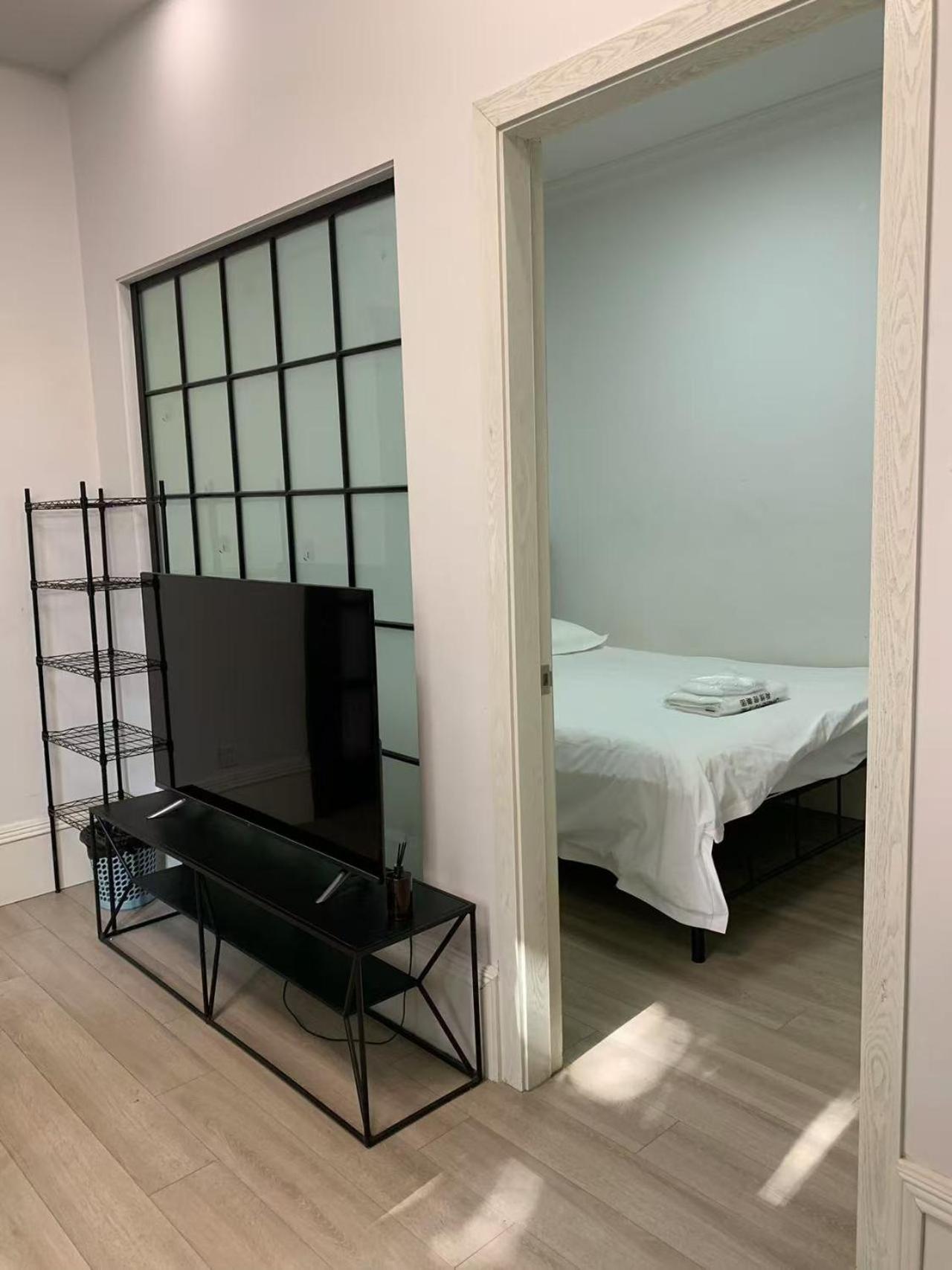 Historical 1 Living And 1 Bedroom With Garden View Near Jiashan Road And Hengshan Rd Apartment *