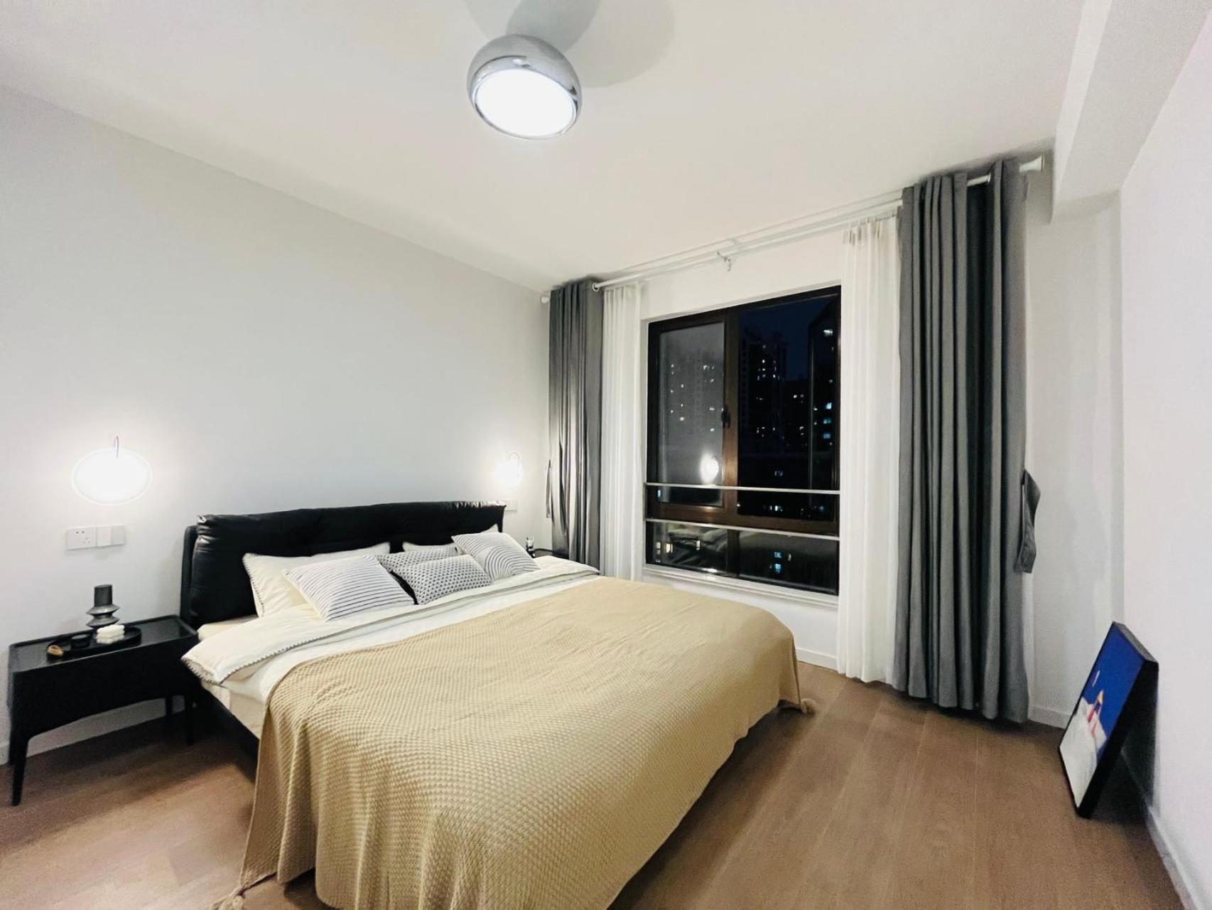 Bund Branch New West Door 2 Bedrooms Big House Apartment Shanghai