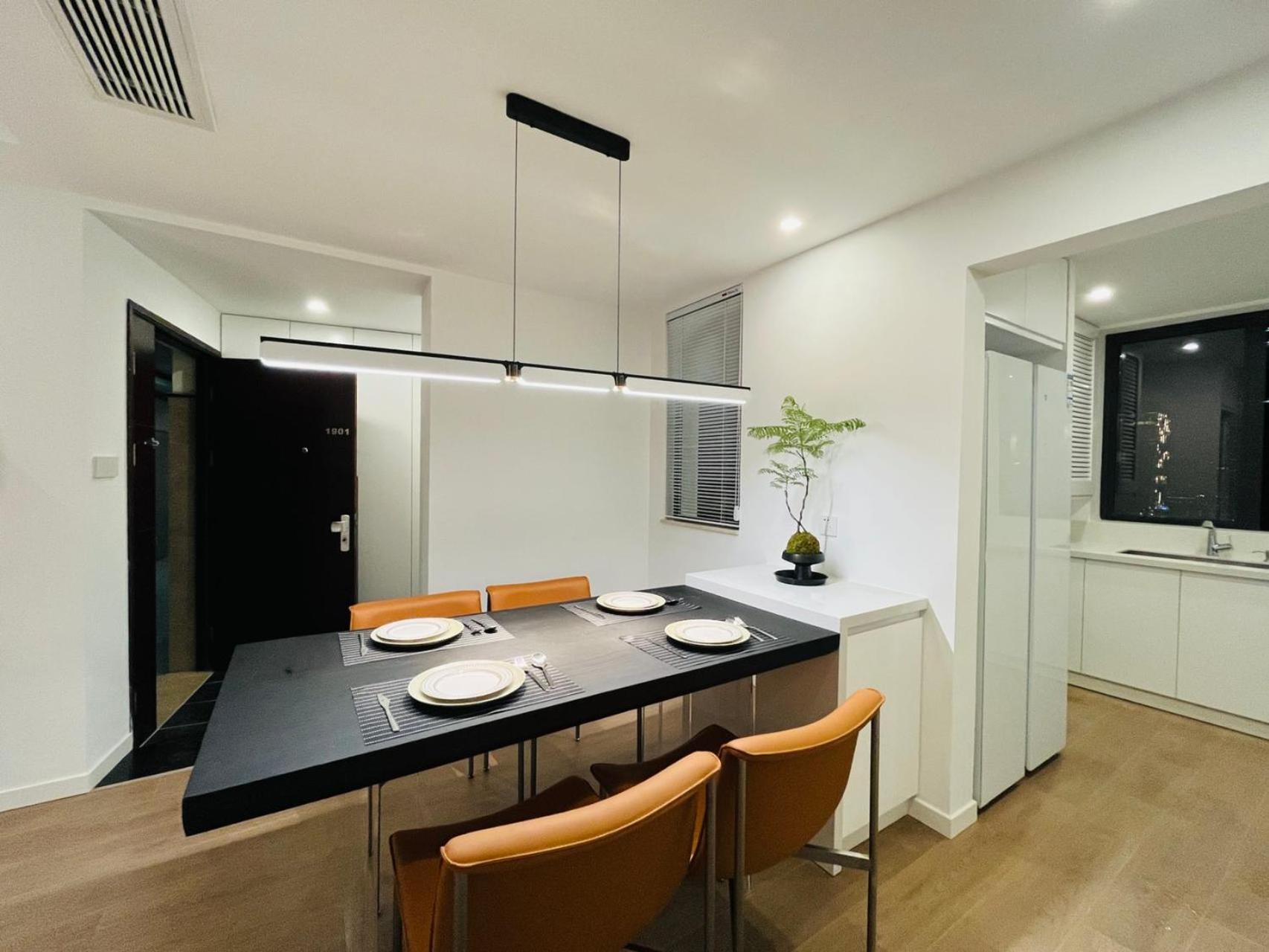 Bund Branch New West Door 2 Bedrooms Big House Apartment Shanghai