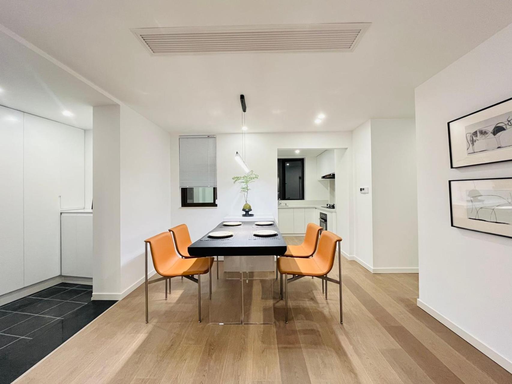 Bund Branch New West Door 2 Bedrooms Big House Apartment *