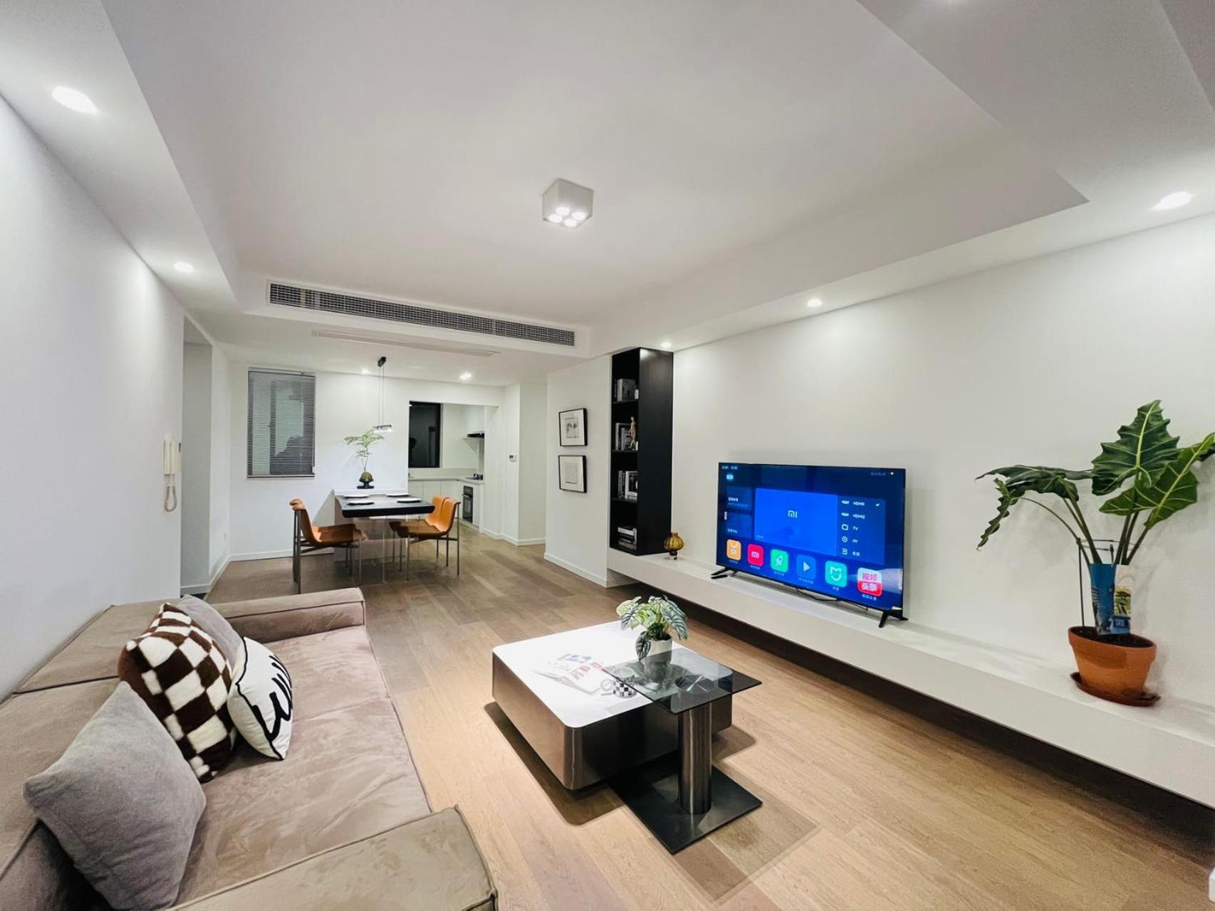 Apartment Bund Branch New West Door 2 Bedrooms Big House *