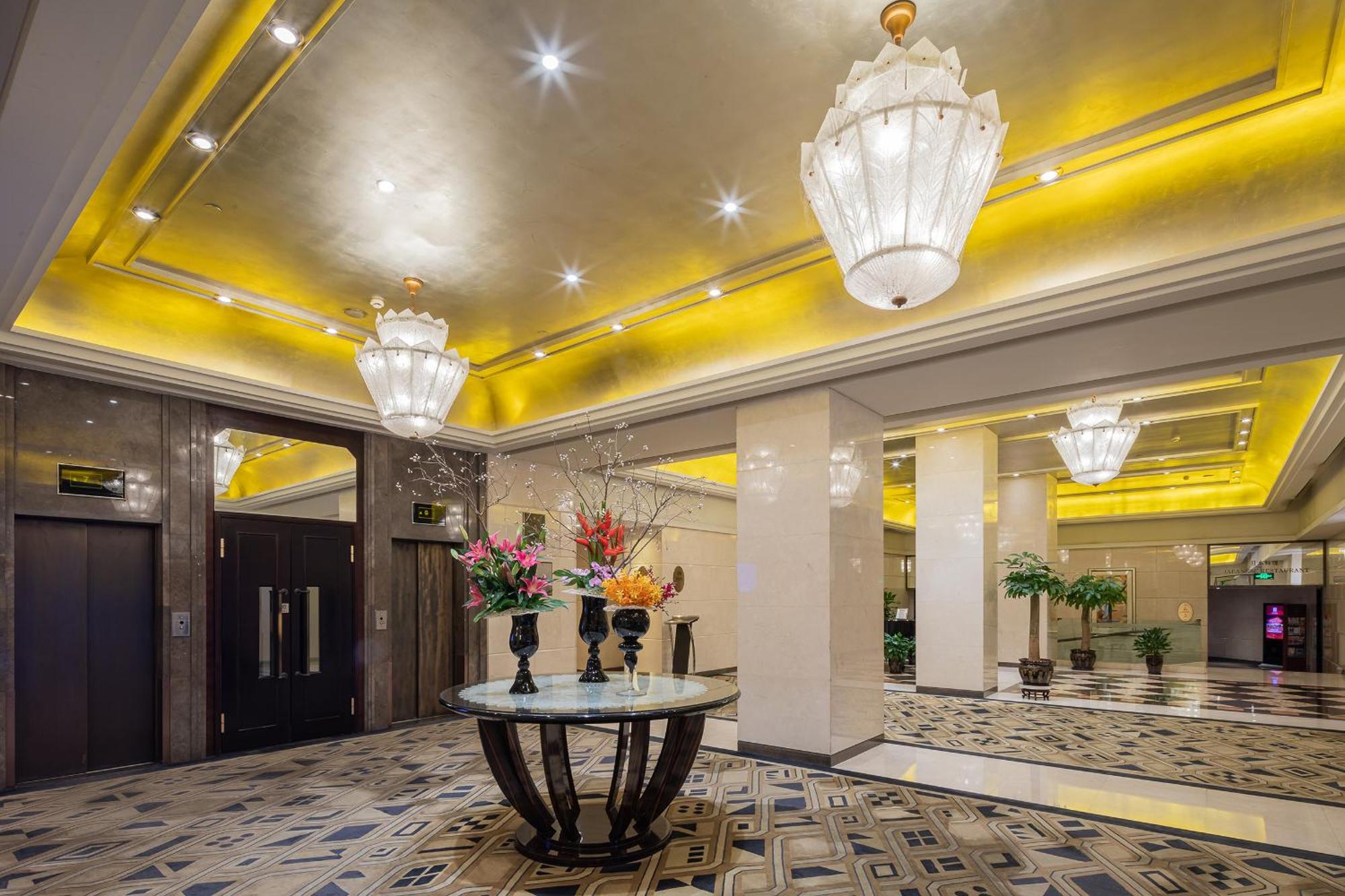 Broadway Mansions - On The Bund Hotel Xangai