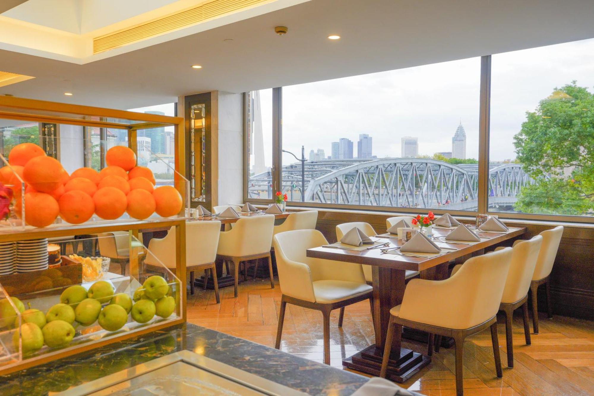 Broadway Mansions - On The Bund Xangai