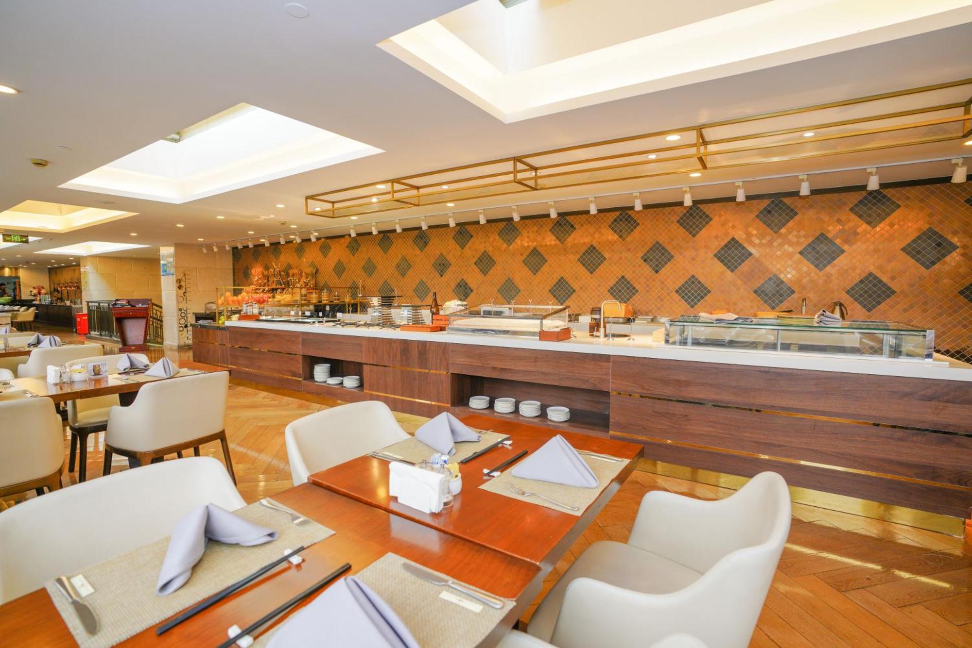 Broadway Mansions - On The Bund Hotel Xangai