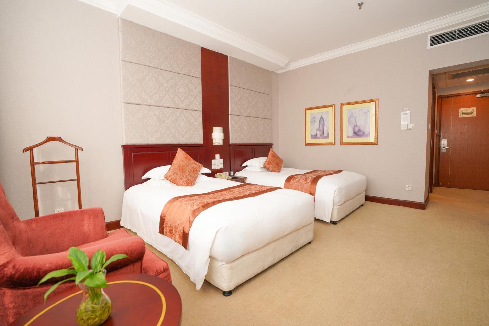 Broadway Mansions - On The Bund Hotel