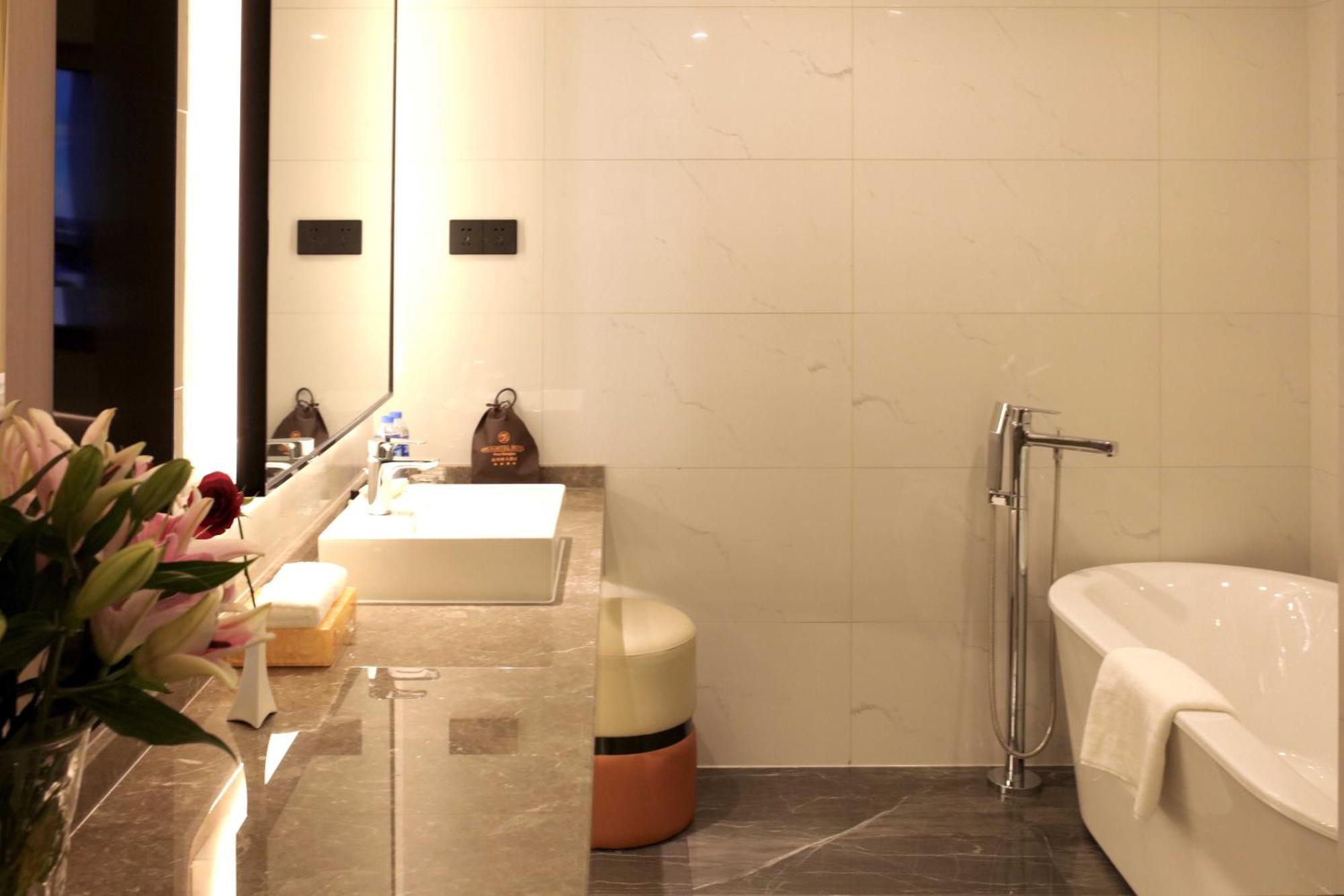 Meilun Hongqiao Hub Hotel Shanghai