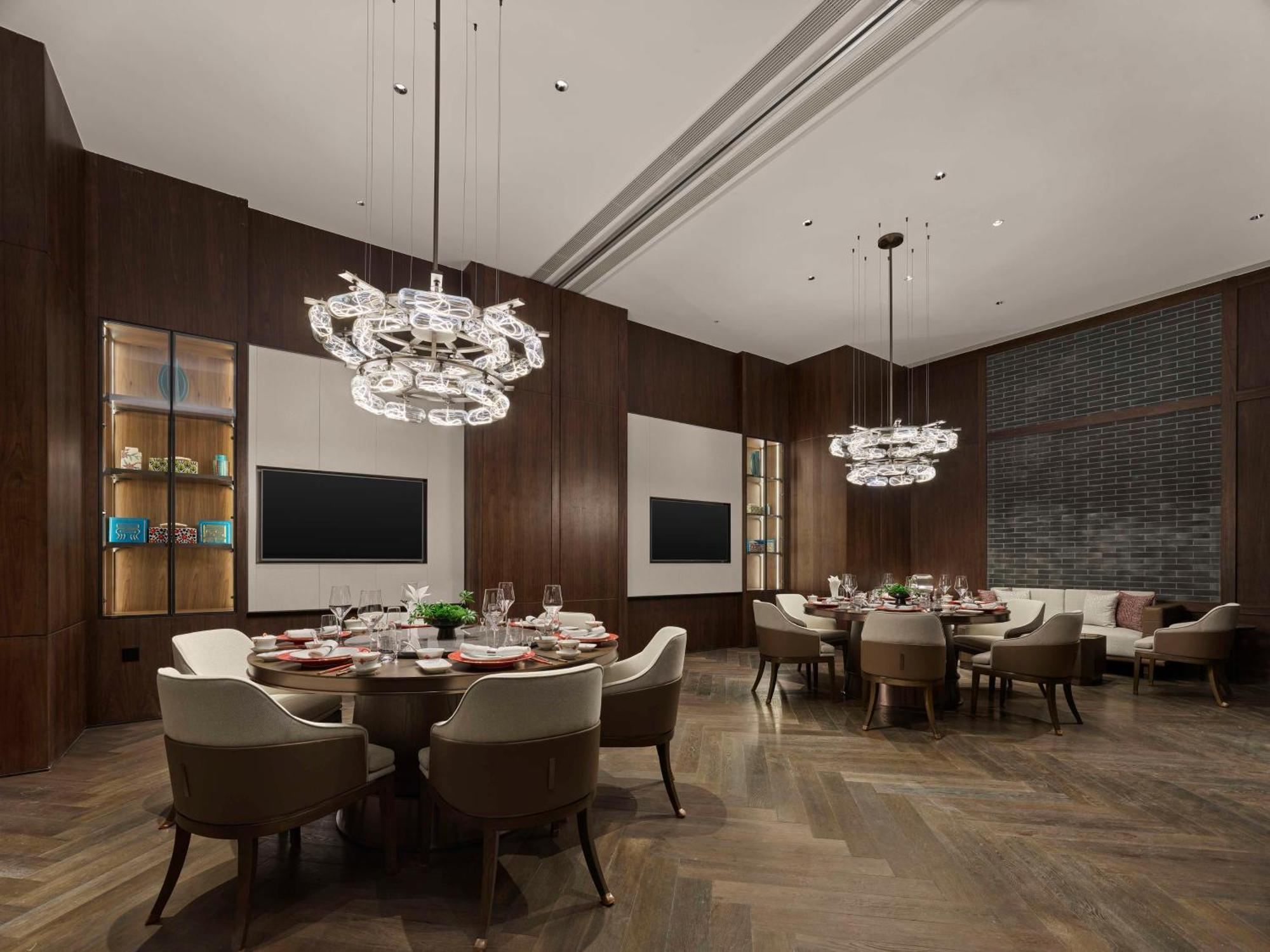 Hilton Hongqiao International Airport Hotel