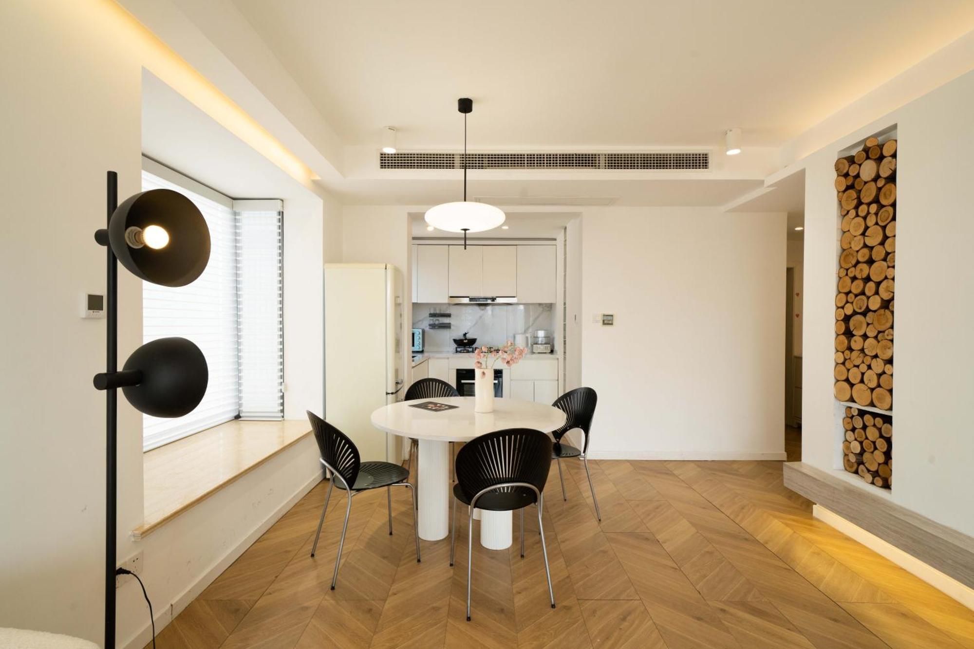 Molly B&b- Near Nanjing East Road 2-bedrooms With Elevator 2 Bathrooms, Bathtub Apart Ment Near The Subway Apartment Shanghai